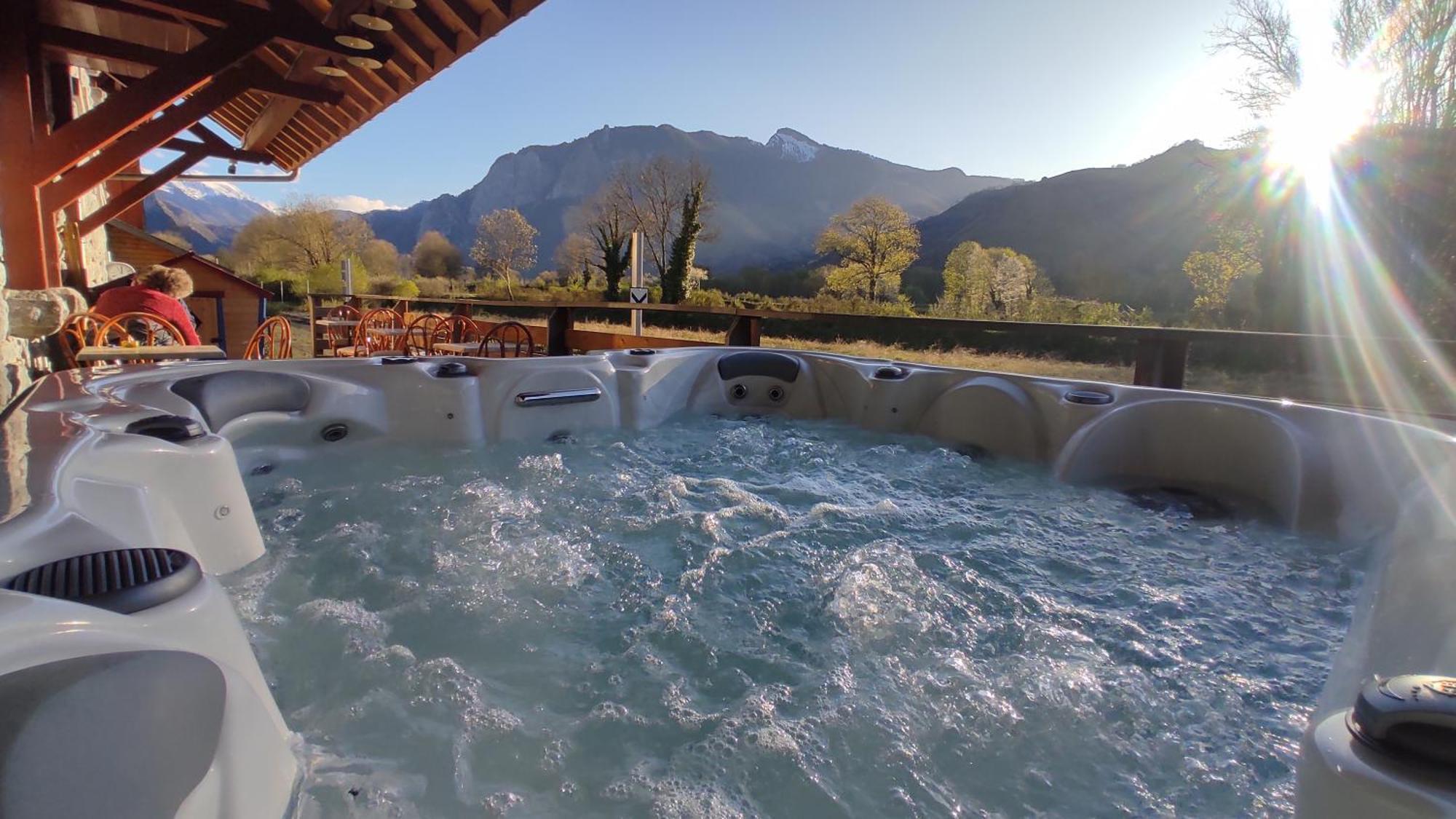 Transhumance & Cie, Auberge, Appartements & Spa Bedous Exterior photo